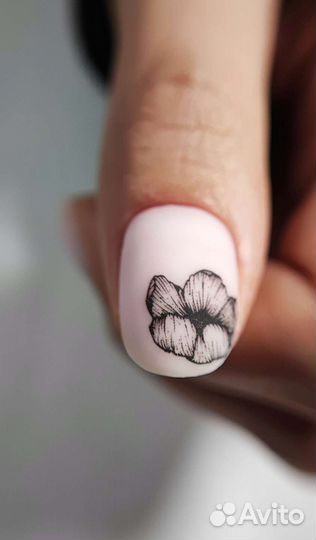 Маникюр и педикюр