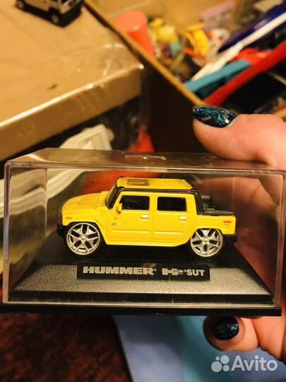 Модель автомобиля 1:72