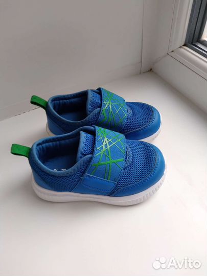 Кроссовки детские