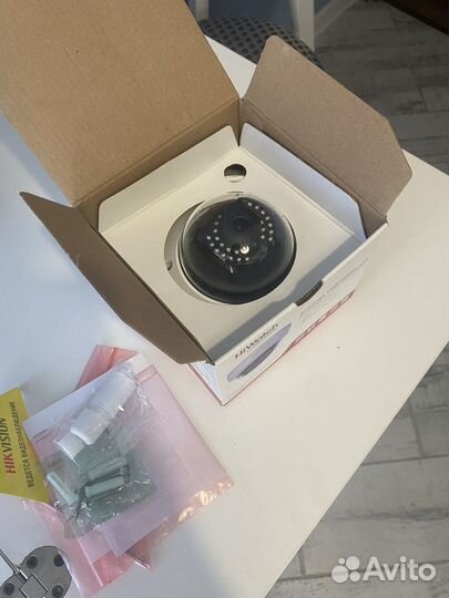 Камера видеонаблюдения купольная HiWatch DS-I122