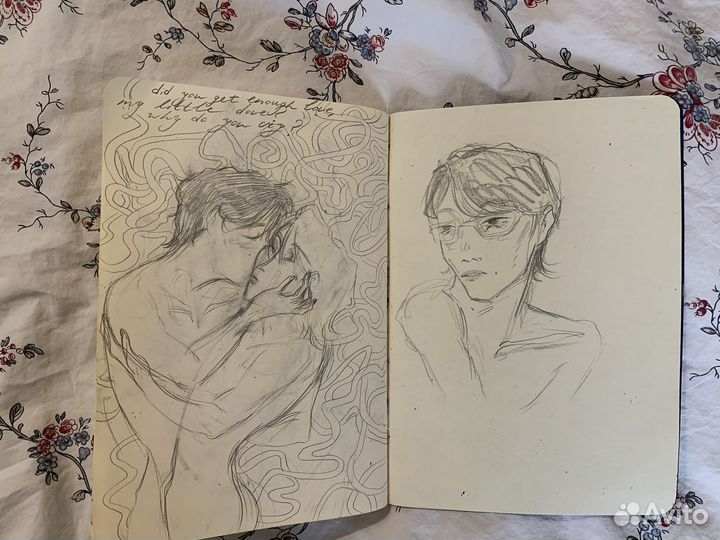 Скетчбук заполненный