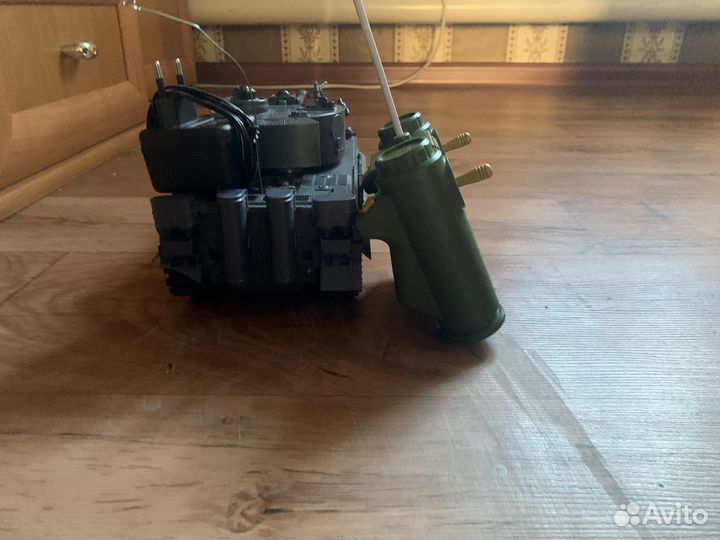 Танк на пульте управления