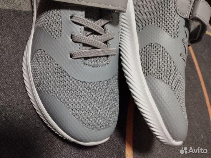 Новые кроссовки р.35 фирмы KDX на липучках