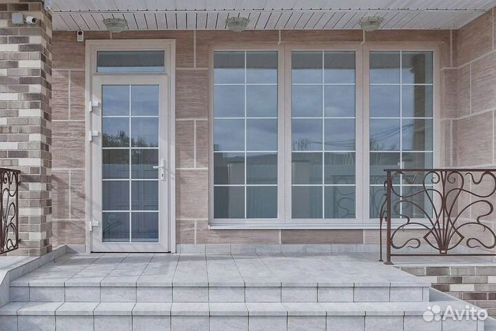 Двустворчатые пластиковые двери