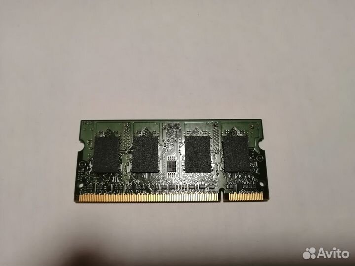 Оперативная память Samsung 1GB M470T2864QZ3-CF7