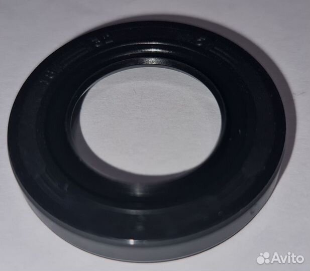 Сальник Yamaha (93106-18M01) (18x32x5)