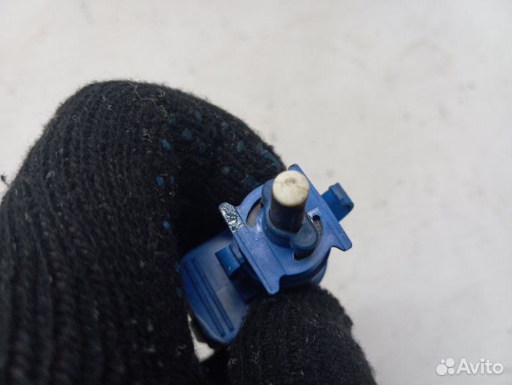 Концевик под педаль тормоза Ford Focus CB8 pnda