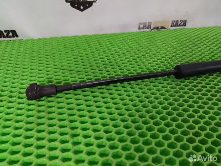 Амортизатор крышки багажника Volvo XC60