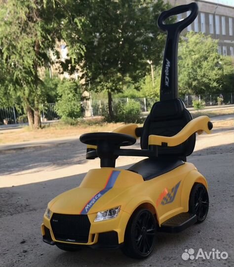 Машинка каталка толокар с ручкой