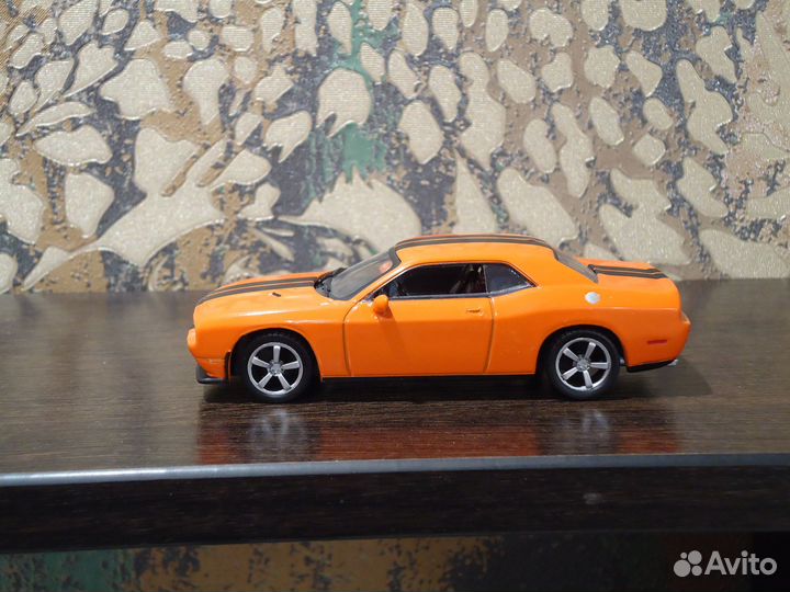 Dodge Challenger SRT-8