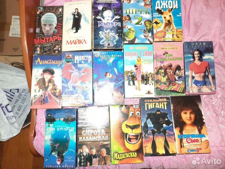 Видеодиски с фильмами и играми