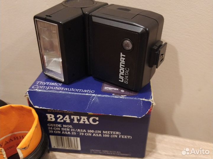 Плёночный фотоаппарат Зенит и принадлежности