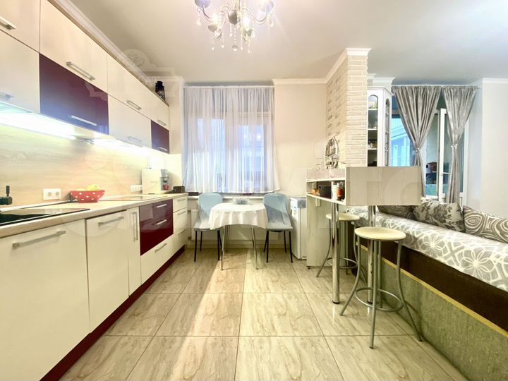 3-к. квартира, 90 м², 3/22 эт.