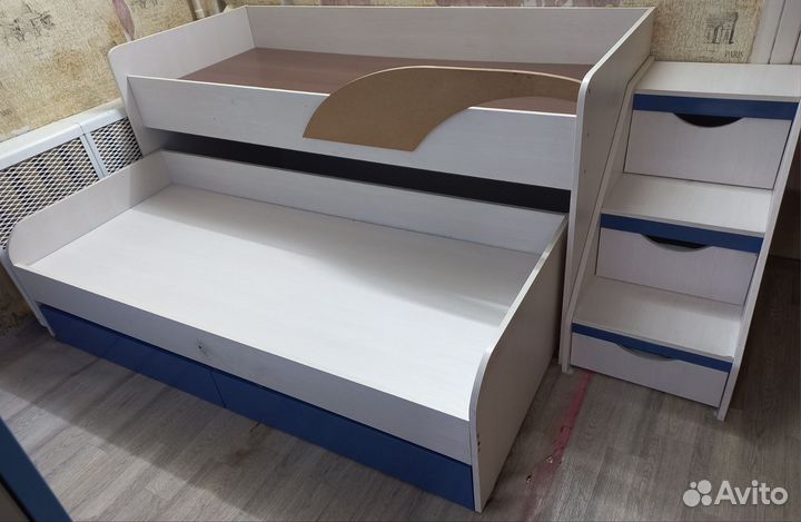 Двухъярусная кровать