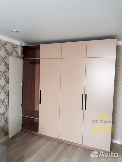 Шкаф в детскую