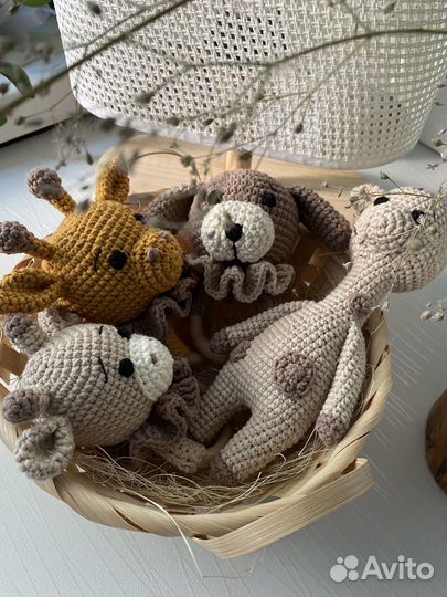 Вязаные игрушки, погремушки стильные