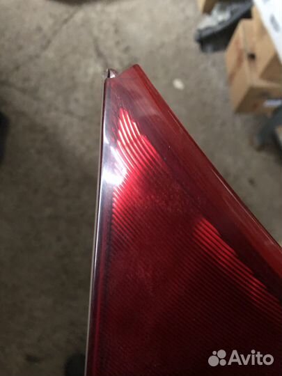 Фонарь задний левый внутренний Toyota Rav4