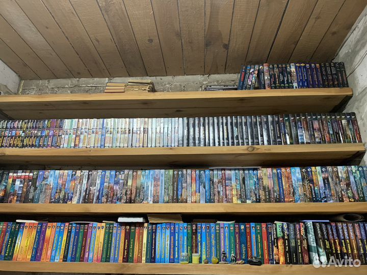 Книги фэнтези и фантастика