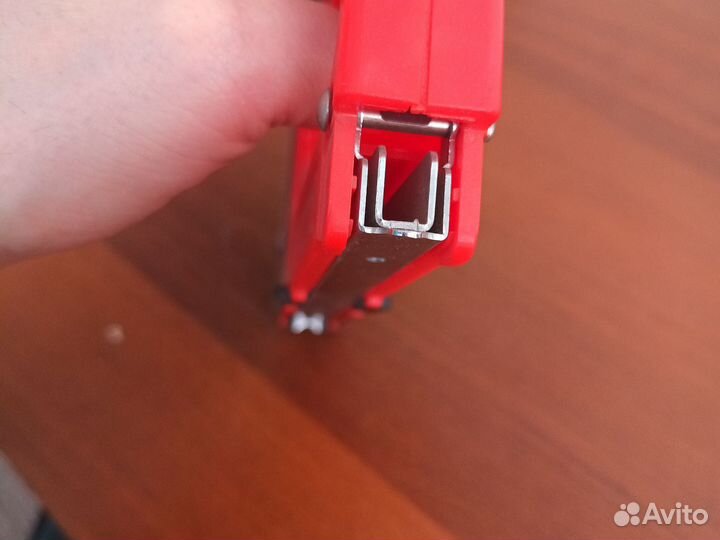 Степлер мебельный