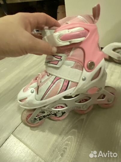 Ролики для девочки в хорошем состоянии