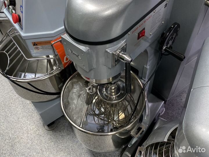 Миксер 3-х скоростной, 30 литров