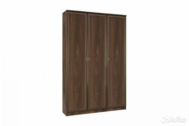 Шкаф трехдверный 