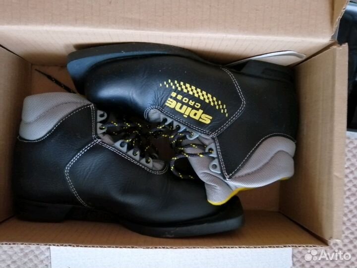 Лыжные ботинки новые