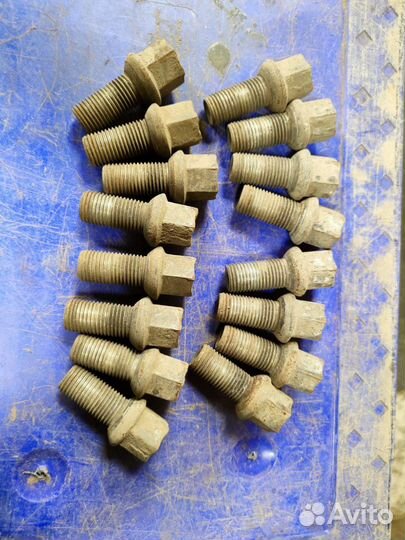 Болт колеса Фольксваген polo