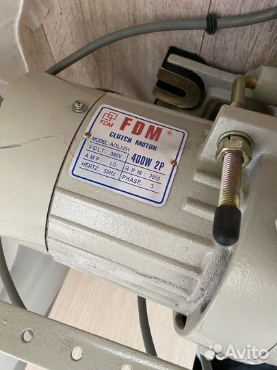 Двигататель швейной промышленной машинки