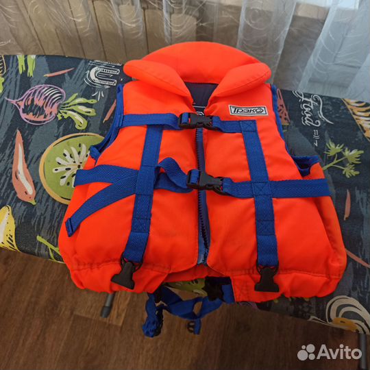 Спасательный жилет