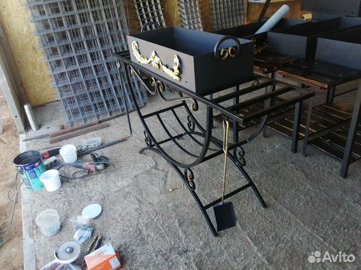 Мангал с крышей