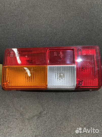 Задний левай фонарь Ваз 2105