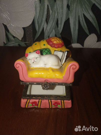 Шкатулка с котом