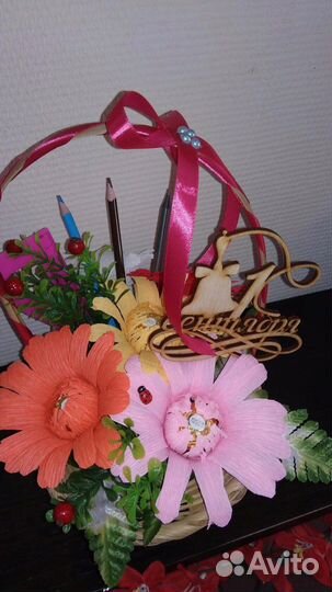 Корзина с конфетами на 1 сентября