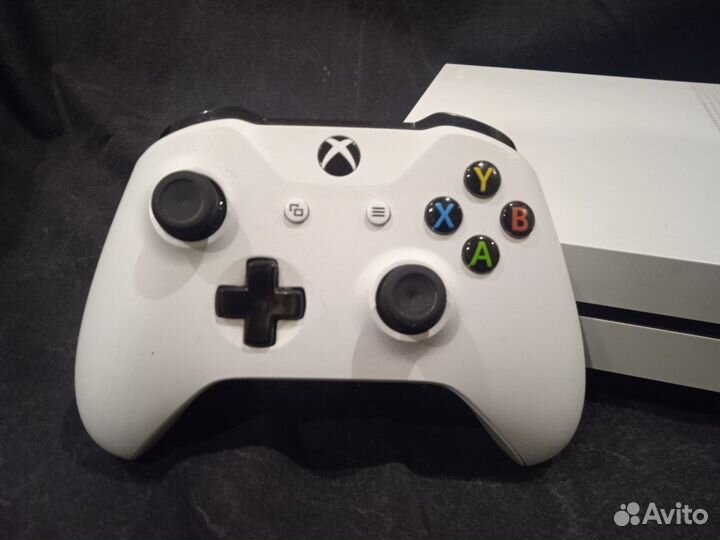 Xbox One s 1 TB + игра