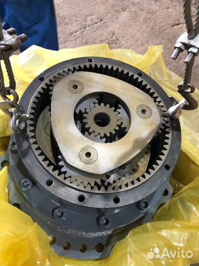 Редуктор поворота hitachi ZX240-3 после кр