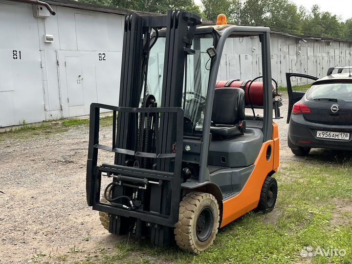 Вилочный погрузчик Toyota 32-8FG15, 2007