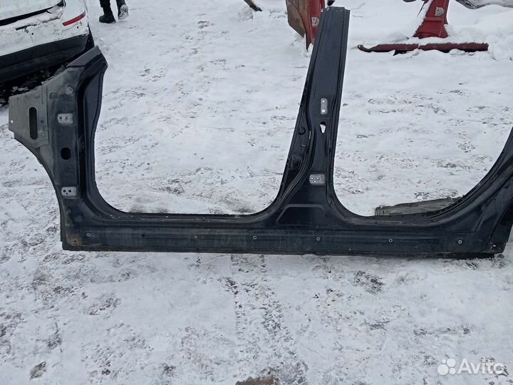 Пoрог левый Nissan Almera g15