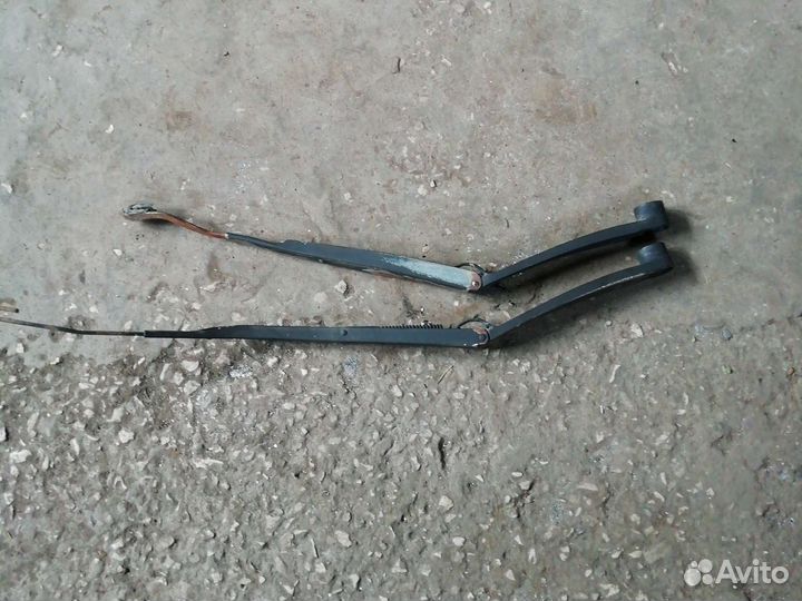 Поводок дворников hyundai santa fe 2006г