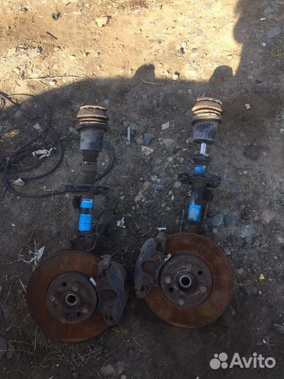 Суппорт передний левый правый Opel Meriva