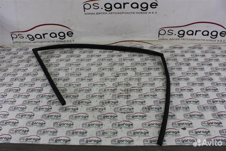 Уплотнитель стекла двери передней левой Nissan Qa