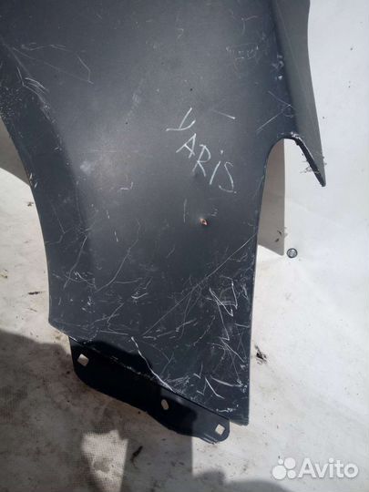 Крыло переднее правое Toyota Yaris 2009