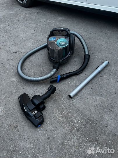 Пылесос Philips 1900W