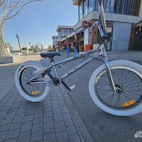 Трюковой велосипед BMX. Новый