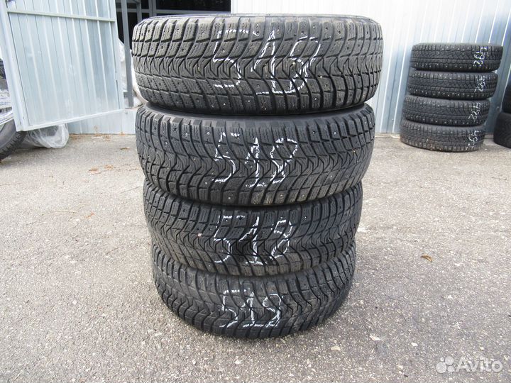 Michelin Agilis 205/65 R15