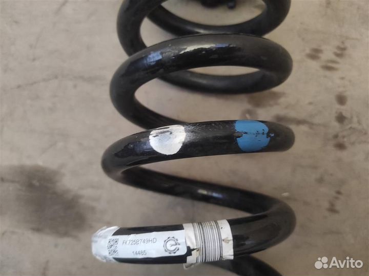 Пружина задняя Land Rover Discovery Sport L550