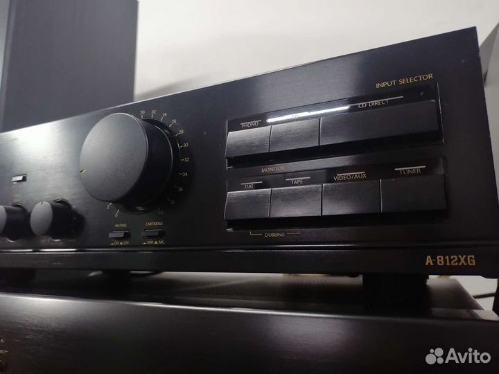 Стерео усилитель Onkyo A812xg