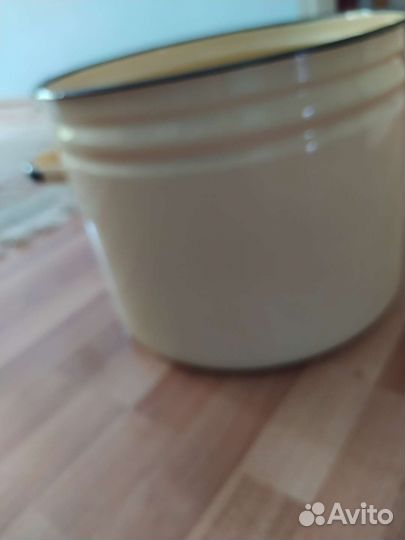 Кастрюля эмалированная
