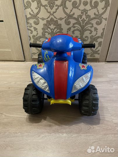 Детский квадроцикл на аккумуляторе