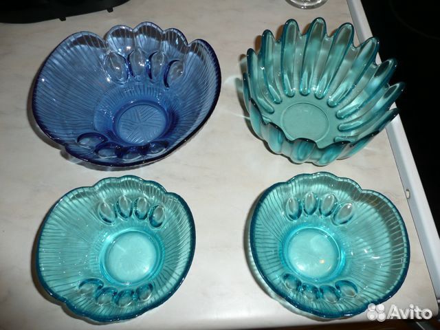 Салатники из синего стекла плюс конфетница